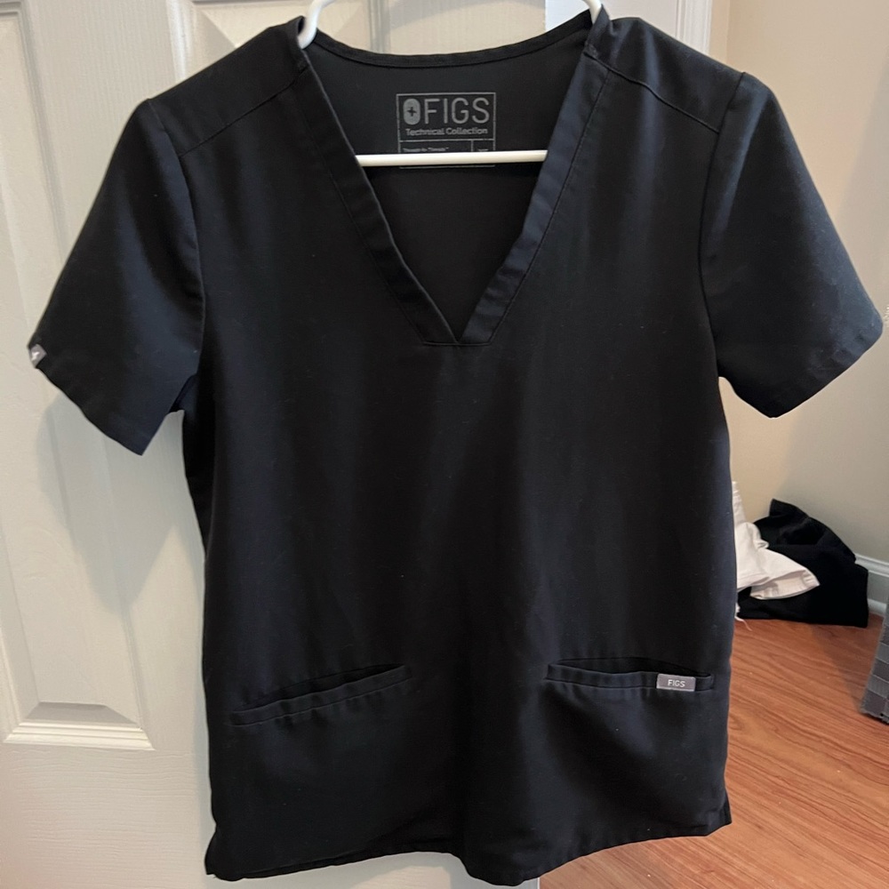 Figs scrub top